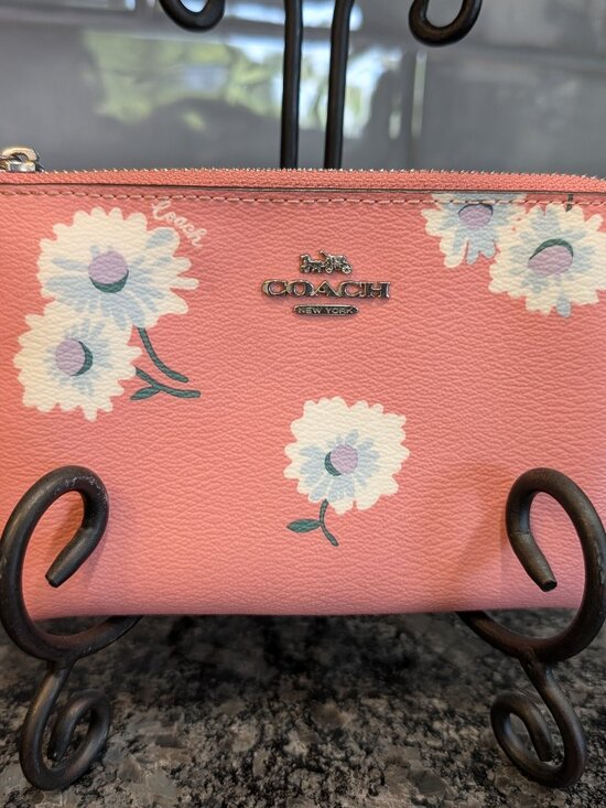 Coach Handbags - Coach, zip wristlet
